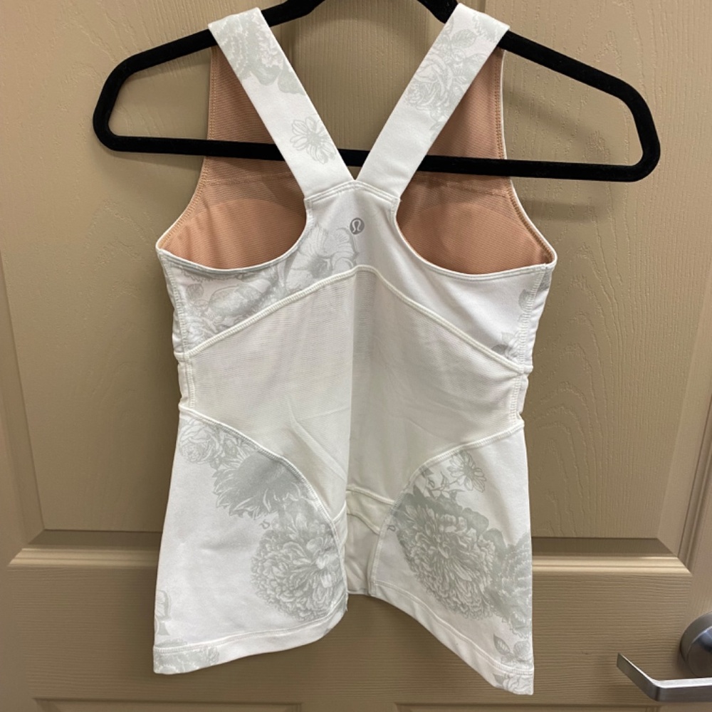 Vintage lululemon tank top, size 4, White floral pattern, EUC - Picture 2 of 3